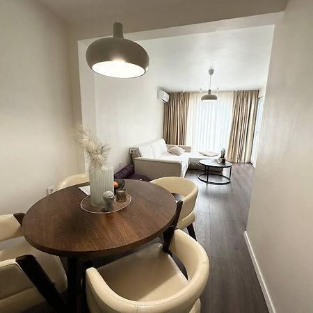 New Luxury Furnished Apartment - Beach, Varna Center & Fast Wi-Fi エクステリア 写真