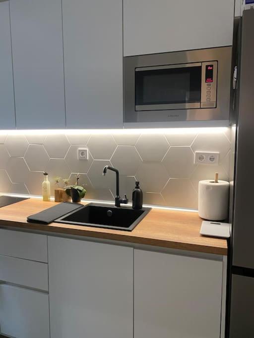 New Luxury Furnished Apartment - Beach, Varna Center & Fast Wi-Fi エクステリア 写真