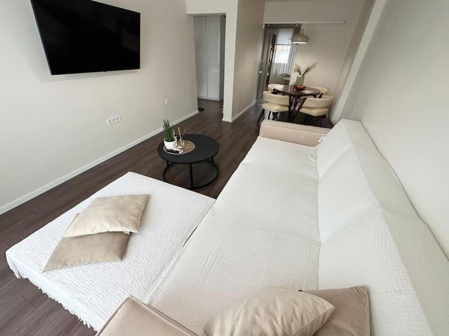 New Luxury Furnished Apartment - Beach, Varna Center & Fast Wi-Fi エクステリア 写真