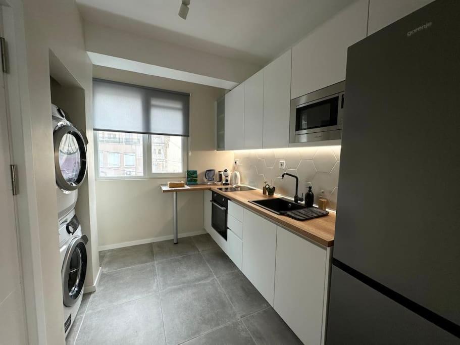 New Luxury Furnished Apartment - Beach, Varna Center & Fast Wi-Fi エクステリア 写真