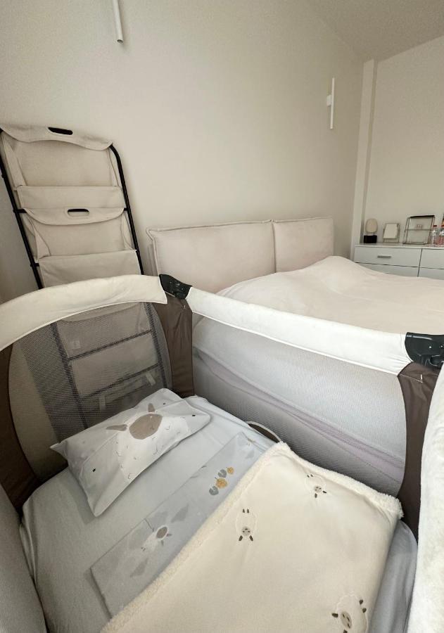 New Luxury Furnished Apartment - Beach, Varna Center & Fast Wi-Fi エクステリア 写真