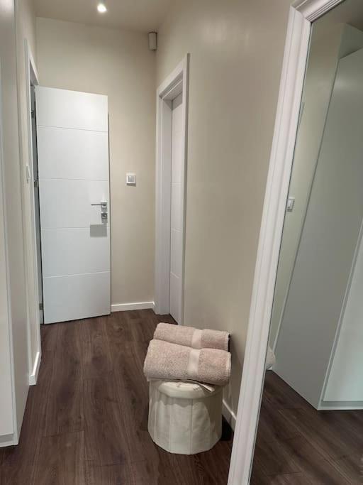 New Luxury Furnished Apartment - Beach, Varna Center & Fast Wi-Fi エクステリア 写真